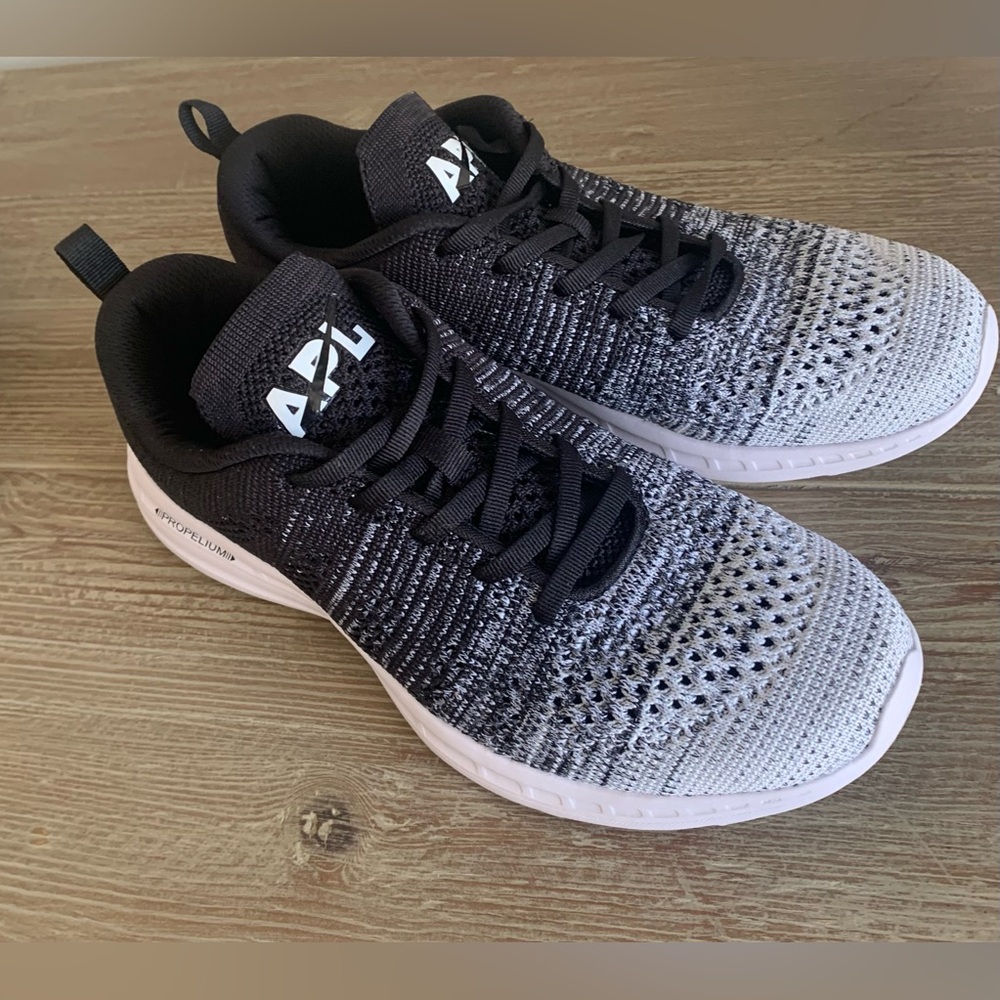 APL Women’s TechLoom Pro 
White/Heather Gray/Black Melange - Picture 3 of 10